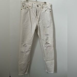 White distressed Levi jeans